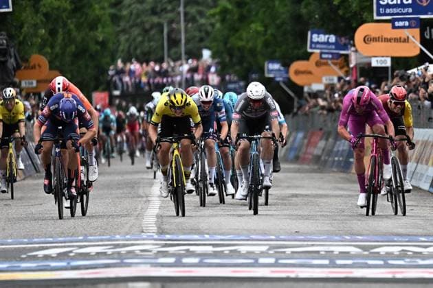May 22, 2025, Viadana, ITALY: Dutch rider Olav Kooij of Team Visma Lease a Bike to cross the finish line and win the 12th stage of the 108 Giro d Italia 2025, cycling race over 172 km from Modena to Viadana, Italy, 22 May 2025. ANSA LUCA ZENNARO. Giro D Italia Cycling Tour - Stage 12  - ZUMAa110 20250522_zaf_a110_036 Copyright: xLucaxZennarox