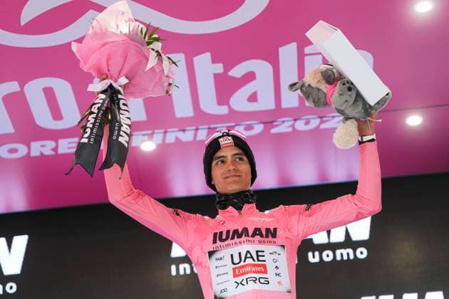 Pink Jersey Del Toro Romero Isaac of Uae Team Emirates Xrg, during the awards ceremony at the stage 12 of the Giro d™Italia from Modena to Viadana (Oglio-Po), Italy - Thursday, May 22, 2025. - cycling.  Copyright: xFabioxFerrari LaPressex