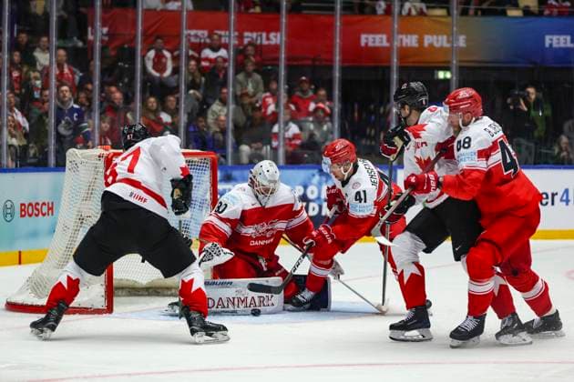 Ice hockey, Eishockey - IIHF WC 2025 HERNING,DENMARK,22.MAY.25 - ICE HOCKEY - IIHF Ice Hockey World Championship, WM, Weltmeisterschaft 2025, quarterfinal, Canada vs Denmark. Image shows Sdney Crosby (CAN), Frederik Dichow, Jesper B. Jensen Aabo (DEN), Noah Dobson (CAN) and Nicholas B. Jensen (DEN). GEPAxpictures xMaticxKlansek