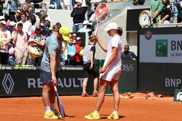 Roland Garros 2025 Wim Fissette, Iga Swiatek during training before Roland Garros 2025 tennis tournament in Paris France on 22 May 2025. Paris France  Copyright: xFotoxOlimpikx originalFilename:jastrzebowski-rolandga250522_npcra.jpg