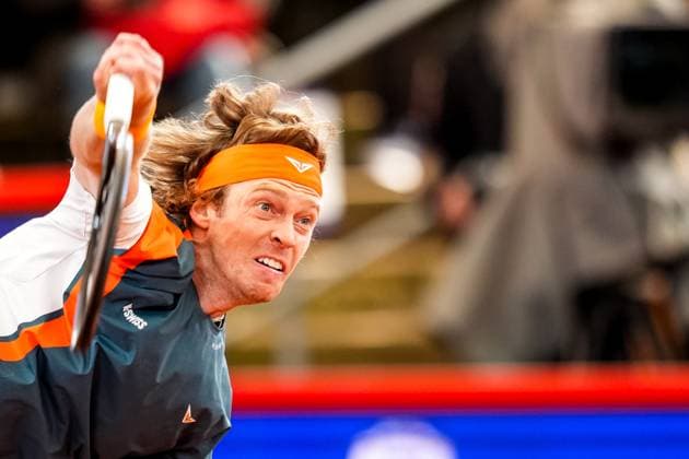 HAMBURG, GERMANY - MAY 22: Andrey Rublev of Russia plays a backhand in his Men s Singles Quarter Final match against Luciano Darderi of Italy during Day Six of the Bitpanda Hamburg Open at Am Rothenbaum on May 22, 2025 in Hamburg, Germany. (Photo by Rene Nijhuis) SPO  Copyright: xRenexNijhuis