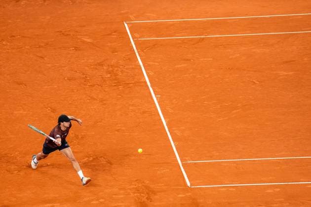 HAMBURG, GERMANY - MAY 22: Luciano Darderi of Italy plays a forehand in his Men s Singles Quarter Final match against Andrey Rublev of Russia during Day Six of the Bitpanda Hamburg Open at Am Rothenbaum on May 22, 2025 in Hamburg, Germany. (Photo by Rene Nijhuis) SPO  Copyright: xRenexNijhuis