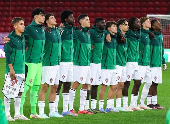 May 22, 2025, Tirana, Tirana, Albania: Players of Portugal line up prior to the UEFA European Under-17 Championship 2024 25 Group A match between France and Portugal on 22 May, 2025 in Tirana, Albania. Tirana Albania - ZUMAb266 20250522_zip_b266_009 Copyright: xArmandoxBabanix