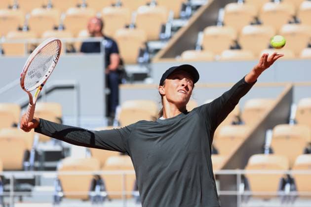 ROLAND GARROS 2025 Thierry Larret MAXPPP - PARIS (75) 23 05 2025 Thierry Larret Maxppp. Tennis. Roland Garros 2025. Internationaux de France de tennis. Stade Roland Garros, Paris (75). Le 23 mai 2025. Entrainement Iga SWIATEK vs Daria KASATRINA. training session PARIS (75) PARIS ILE DE FRANCE FRANCE  Copyright: xMAXPPPxThierryxLarretx TLR202505238450 TLR202505238450