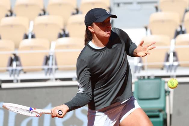 ROLAND GARROS 2025 Thierry Larret MAXPPP - PARIS (75) 23 05 2025 Thierry Larret Maxppp. Tennis. Roland Garros 2025. Internationaux de France de tennis. Stade Roland Garros, Paris (75). Le 23 mai 2025. Entrainement Iga SWIATEK vs Daria KASATRINA. training session PARIS (75) STADE ROLAND GARROS PARIS ILE DE FRANCE FRANCE  Copyright: xMAXPPPxThierryxLarretx TLR202505238452 TLR202505238452