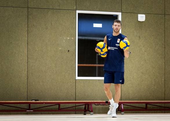 Volleyball, Nationalteam Niederlande, Training ARNHEM - Wessel Keemink during a training session of TeamNL Long Men. The volleyball players are preparing for the Volleyball Nations League and the World Cup in the Philippines, among other things. ANP KOEN VAN WEEL xVIxANPxSportx xxANPxIVx 528391067 originalFilename: 528391067.jpg