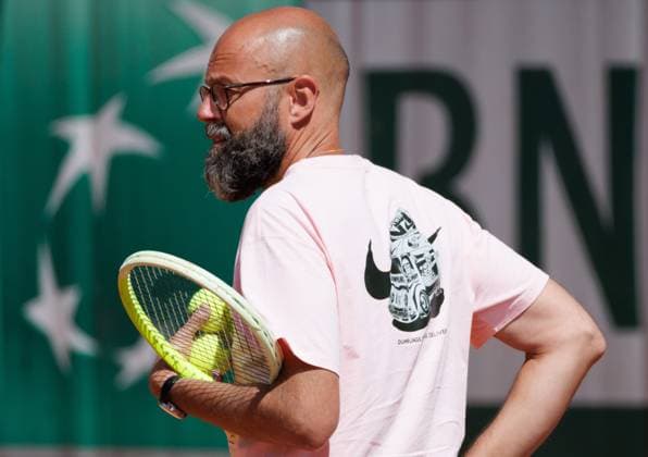 Minnen s coach Xavier Moureaux pictured during the Roland Garros French Open tennis tournament, in Paris, France, Friday 23 May 2025. This year s tournament takes place from 19 May to 08 June. BENOITxDOPPAGNE  x124936989x