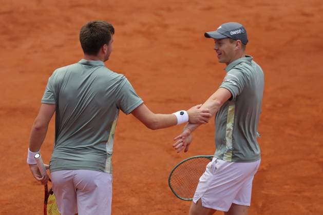 GER, Hamburg, xFSx , ATP 500 , Mens Tennis Tournament Bitpanda Hamburg Open 2025, Semifinals , Mens Doubles , 23 05 2025 Henry Patten GBR , Harri Heliovaara FIN clap off Copyright: HMBxMedia FernandoxSoares