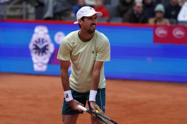 GER, Hamburg, xFSx , ATP 500 , Mens Tennis Tournament Bitpanda Hamburg Open 2025, Semifinals , Mens Doubles , 23 05 2025 Andres Molteni ARG makes a serve Copyright: HMBxMedia FernandoxSoares