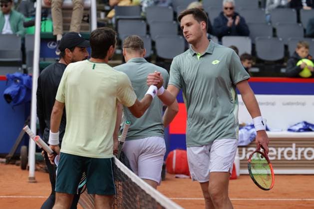 GER, Hamburg, xFSx , ATP 500 , Mens Tennis Tournament Bitpanda Hamburg Open 2025, Semifinals , Mens Doubles , 23 05 2025 Harri Heliovaara FIN and Henry Patten GBR congratulate Andres Molteni ARG and Fernando Romboli BRA on their victory Copyright: HMBxMedia FernandoxSoares