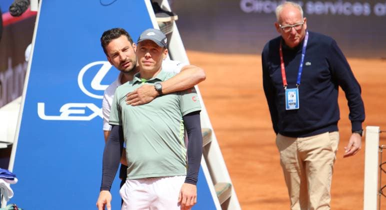 ATP 500, Bitpanda Hamburg Open, semi-finals in doubles Harri Heliovaara Finland is treated during a break in play