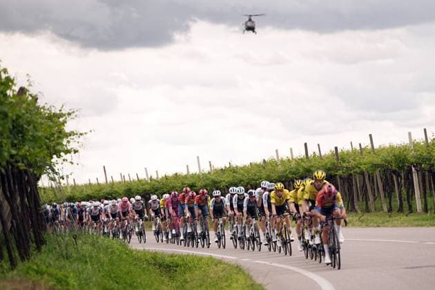 The pack rides during the stage 13 of the Giro d™Italia from Rovigo to Vicenza, Italy - Friday, May 23, 2025. - cycling.  Copyright: xMarcoxAlpozzi LaPressex