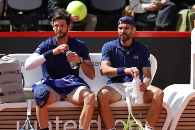 GER, Hamburg, xFSx , ATP 500 , Mens Tennis Tournament Bitpanda Hamburg Open 2025, Semifinals , Mens Doubles , 23 05 2025 Andrea Vavassori ITA and Simone Bolelli ITA take a break Copyright: HMBxMedia FernandoxSoares