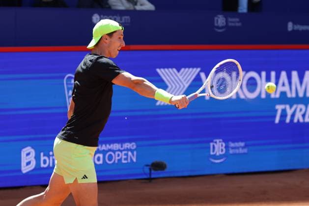 GER, Hamburg, xFSx , ATP 500 , Mens Tennis Tournament Bitpanda Hamburg Open 2025, Semifinals , Mens Doubles , 23 05 2025 Joe Salisbury GBR plays a backhand Copyright: HMBxMedia FernandoxSoares