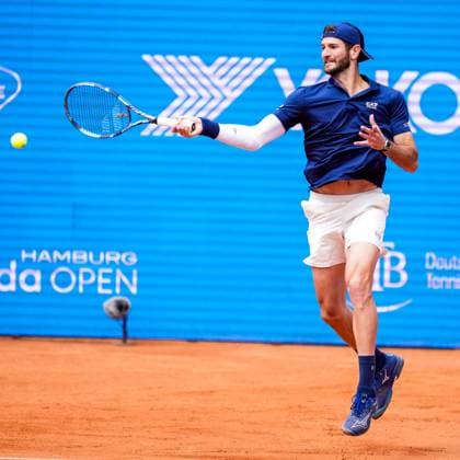 HAMBURG, GERMANY - MAY 23: Andrea Vavassori of Italy plays a forehand in his Men s Doubles Semi Final match with Simone Bolelli of Italy against Joe Salisbury of Great Britain and Neal Skupski of Great Britain during Day Seven of the Bitpanda Hamburg Open at Am Rothenbaum on May 23, 2025 in Hamburg, Germany. (Photo by Rene Nijhuis) SPO  Copyright: xRenexNijhuis