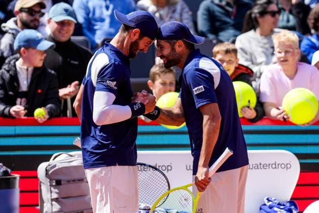 HAMBURG, GERMANY - MAY 23: Andrea Vavassori of Italy and Simone Bolelli of Italy celebrate victory after their Men s Doubles Semi Final match against Joe Salisbury of Great Britain and Neal Skupski of Great Britain during Day Seven of the Bitpanda Hamburg Open at Am Rothenbaum on May 23, 2025 in Hamburg, Germany. (Photo by Rene Nijhuis) SPO  Copyright: xRenexNijhuis