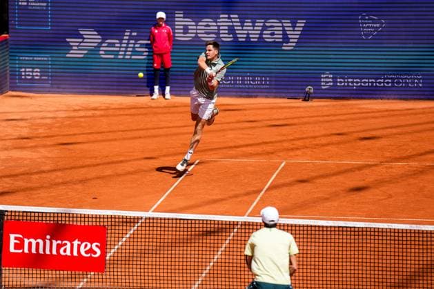 HAMBURG, GERMANY - MAY 23: Henry Patten of Great Britain plays a backhand in his Men s Doubles Semi Final match with Harri Heliovaara of Finland against Andres Molteni of Argentina and Fernando Romboli of Brazil during Day Seven of the Bitpanda Hamburg Open at Am Rothenbaum on May 23, 2025 in Hamburg, Germany. (Photo by Rene Nijhuis) SPO  Copyright: xRenexNijhuis