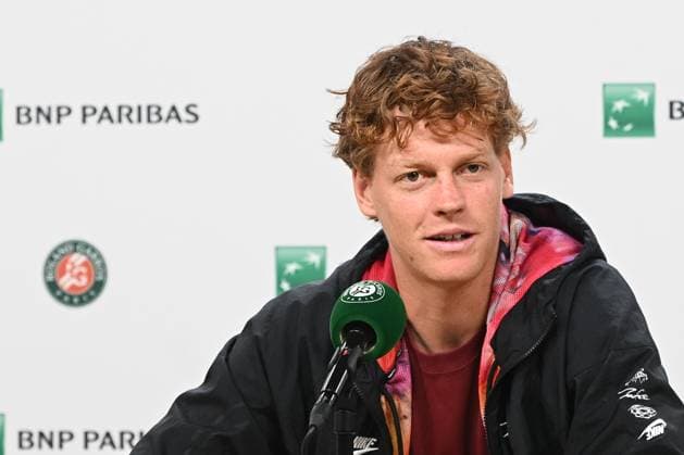 Media Day: Jannik Sinner answers journalists questions during Media Day at the Roland Garros Media Centre on May 23, 2025. - 23 05 2025 - France Ile-de-France (region) Paris -  JulienxMattiax xLexPictorium LePictorium_0308677