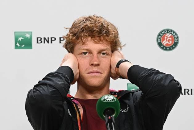 Media Day: Jannik Sinner answers journalists questions during Media Day at the Roland Garros Media Centre on May 23, 2025. - 23 05 2025 - France Ile-de-France (region) Paris -  JulienxMattiax xLexPictorium LePictorium_0308680