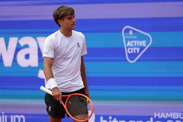 GER, Hamburg, xFSx , ATP 500 , Mens Tennis Tournament Bitpanda Hamburg Open 2025, Semifinals , Mens Doubles , 23 05 2025 Flavio Cobolli ITA disappointed, disappointed looking, dissapointed, sad, frustrated, frustrated, frustrated Copyright: HMBxMedia FernandoxSoares