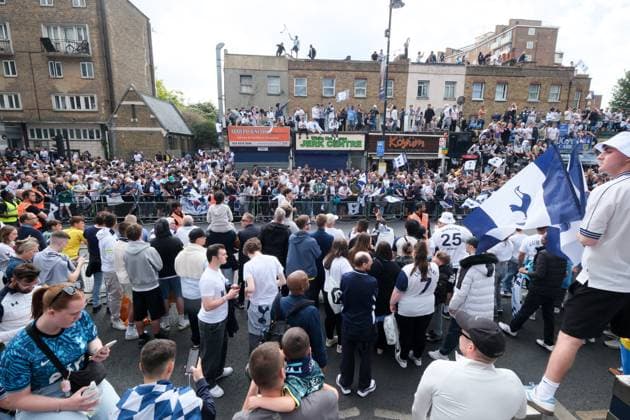 Tottenham Fans Celebrate Winning The Europa League Featuring: Atmosphere Where: London, United Kingdom When: 23 May 2025 Credit: Matthew Chattle Cover Images EDITORIAL USE ONLY. NOT FOR USE BY NEWSPAPERS BASED IN THE UK. Copyright: xx coverimg54788804