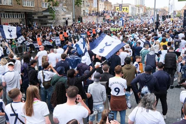 Tottenham Fans Celebrate Winning The Europa League Featuring: Atmosphere Where: London, United Kingdom When: 23 May 2025 Credit: Matthew Chattle Cover Images EDITORIAL USE ONLY. NOT FOR USE BY NEWSPAPERS BASED IN THE UK. Copyright: xx coverimg54788796