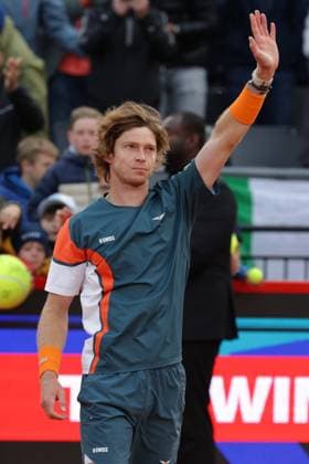 GER, Hamburg, xFSx , ATP 500 , Mens Tennis Tournament Bitpanda Hamburg Open 2025, Semifinals , Mens Singles , 23 05 2025 Andrey Rublev RUS thanks the spectators, fans Copyright: HMBxMedia FernandoxSoares