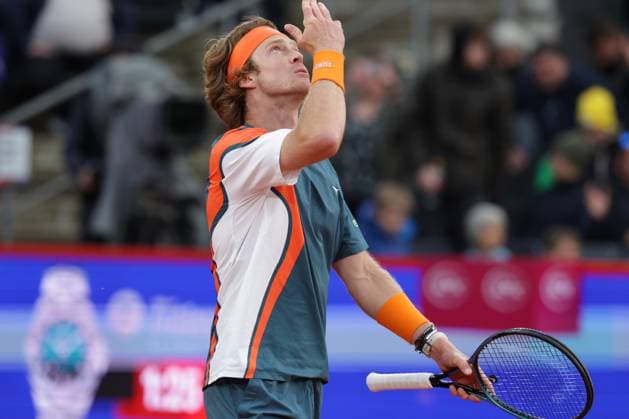 GER, Hamburg, xFSx , ATP 500 , Mens Tennis Tournament Bitpanda Hamburg Open 2025, Semifinals , Mens Singles , 23 05 2025 Andrey Rublev RUS Winner fist, cheer, make the cross thank God Copyright: HMBxMedia FernandoxSoares
