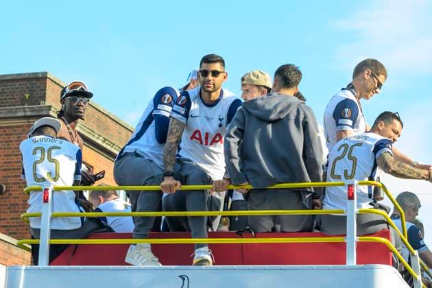 The Tottenham Hotspur Winners Parade, London, UK, on 23 May 2025. Christian Romero (middle) with his team mates during the Tottenham Hotspur Winners Parade to celebrate their Europe League win, London, UK, on 23 May 2025. Spurs won the Europa League on Wednesday 21 May 2025., Credit:Tina Korhonen Avalon London  Copyright: xTinaxKorhonenx xAvalonx 1002547883