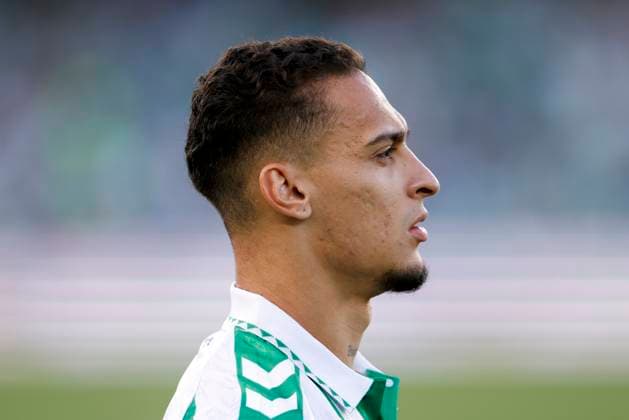 Real Betis v Valencia CF - La Liga EA Sports Antony of Real Betis participates in the La Liga EA Sports match between Real Betis and Valencia CF at Benito Villamarin in Seville, Spain, on May 23, 2025. Seville Spain  Copyright: xDAXxImagesx originalFilename:daximages-realbeti250523_npMlN.jpg