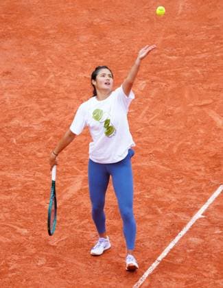 Emma Raducanu practices French Open Tennis, Saturday Previews, Qualifying and Practice, Tennis, Roland Garros, Paris, France - 24 May 2025 EDITORIAL USE ONLY No use with unauthorised audio, video, data, fixture lists, club league logos or live services. Online in-match use limited to 120 images, no video emulation. No use in betting, games or single club league player publications. Copyright: xJavierxGarcia Shutterstockx 15314612x