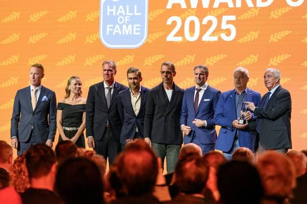 250524 Jörgen Jönsson, Anna Liv, wife of late Stefan Liv, Kenny Jönnson, Henrik Zetterberg, Mikael Samuelsson, Niklas Kronwall, Bengt Ake Gustafsson and Luc Tardif, President of the International Ice Hockey Federation during the IIHF Contributors™ Award Ceremony on May 24, 2025 in Stockholm Photo Simon Hastegard BILDBYRAN kod SH SH0625 ishockey ice hockey presskonferens press conference bbeng  Copyright: SIMONxHASTEGARD BB250524SH001