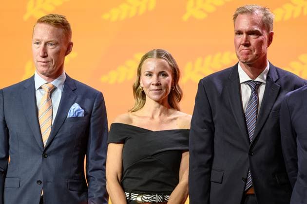 250524 Jörgen Jönsson, Anna Liv, wife of late Stefan Liv, Kenny Jönnson, Henrik Zetterberg, Mikael Samuelsson, Niklas Kronwall, Bengt Ake Gustafsson and Luc Tardif, President of the International Ice Hockey Federation during the IIHF Contributors™ Award Ceremony on May 24, 2025 in Stockholm Photo Simon Hastegard BILDBYRAN kod SH SH0625 ishockey ice hockey presskonferens press conference bbeng  Copyright: SIMONxHASTEGARD BB250524SH013