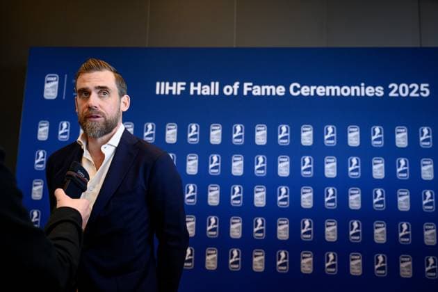 250524 Henrik Zetterberg after the IIHF Contributors™ Award Ceremony on May 24, 2025 in Stockholm Photo Simon Hastegard BILDBYRAN kod SH SH0625 ishockey ice hockey presskonferens press conference bbeng  Copyright: SIMONxHASTEGARD BB250524SH026
