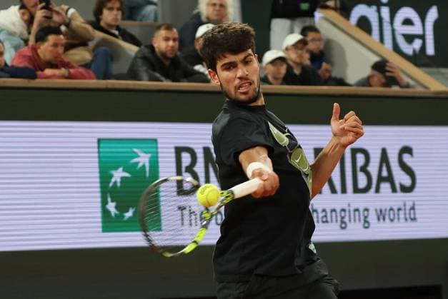 ROLAND GARROS 2025 Thierry Larret MAXPPP - PARIS (75) 24 05 2025 Thierry Larret Maxppp. Tennis. Roland Garros 2025. Internationaux de France de tennis. Stade Roland Garros, Paris (75). Le 24 mai 2025. Journee Yannick Noah. Carlos ALCARAZ vs Dusan LAJOVIC Tennis. Roland Garros 2025. French Open tennis tournament. Roland Garros Stadium, Paris (75) PARIS (75) STADE ROLAND GARROS PARIS ILE DE FRANCE FRANCE  Copyright: xMAXPPPxThierryxLarretx TLR202505242260 TLR202505242260