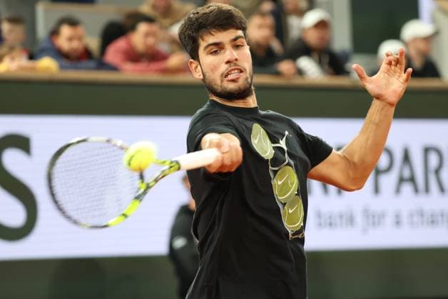 ROLAND GARROS 2025 Thierry Larret MAXPPP - PARIS (75) 24 05 2025 Thierry Larret Maxppp. Tennis. Roland Garros 2025. Internationaux de France de tennis. Stade Roland Garros, Paris (75). Le 24 mai 2025. Journee Yannick Noah. Carlos ALCARAZ vs Dusan LAJOVIC Tennis. Roland Garros 2025. French Open tennis tournament. Roland Garros Stadium, Paris (75) PARIS (75) STADE ROLAND GARROS PARIS ILE DE FRANCE FRANCE  Copyright: xMAXPPPxThierryxLarretx TLR202505242264 TLR202505242264