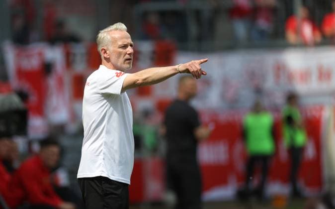 240525 Halle Saale Saxony Anhalt Leuna Chemie Stadion Sport Football Hallescher FC Halle HFC Regionalliga Nordost 4 Liga Men Season 2024 2025 Landespokal FSA Final Cup Final 2025 Hallescher FC 1 FC Lok Stendal Mark Zimmermann Coach Hallescher FC