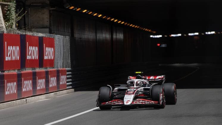 NÂ° 87 Oliver Bearman (GBR) MoneyGram Haas F1 Team during TAG Heuer Grand Prix de Monaco 2025 - Pranctice 3 and Qualifying, Formula 1 Championship in Monaco, Principality of Monaco, May 24 2025  Copyright: xOttoxMoretti IPAxSportx xipa-agency.netx xx IPA_58173626 IPA_Agency_IPA58173626