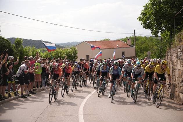 The pack rides cycles during the stage 14 of the Giro d™Italia from Treviso to Nova Gorica Gorizia, Italy - Saturday, May 24, 2025. - cycling.  Copyright: xMarcoxAlpozzi LaPressex