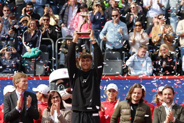 GER, Hamburg, xFSx , ATP 500 , Mens Tennis Tournament Bitpanda Hamburg Open 2025, Final Mens Singles , 24 05 2025 Flavio Cobolli ITA holds his goalphaee Copyright: HMBxMedia FernandoxSoares