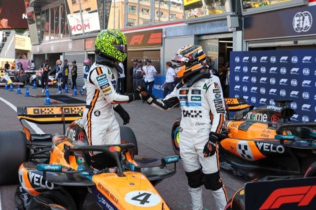 Oscar Piastri McLaren Formula 1 Team congratulates Lando Norris McLaren Formula 1 Team on pole position, Qualifying, Monaco Grand Prix, Motorsport, Men, Formula 1, 24 05 2025 Monte Carlo Monaco MCO Copyright: xkolbert-press ChristianxKolbertx