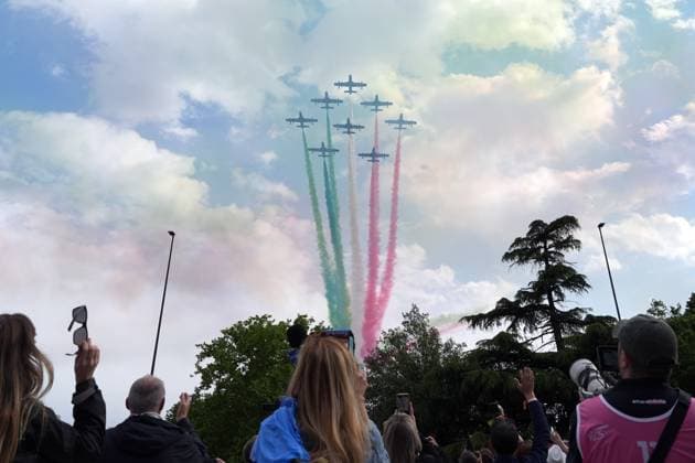 tricolour arrows the finish stage 14 of the Giro d™Italia from Treviso to Nova Gorica Gorizia, Slovenia - Saturday, May 24, 2025. - cycling.  Copyright: xGianxMattiaxD Alberto LaPressex