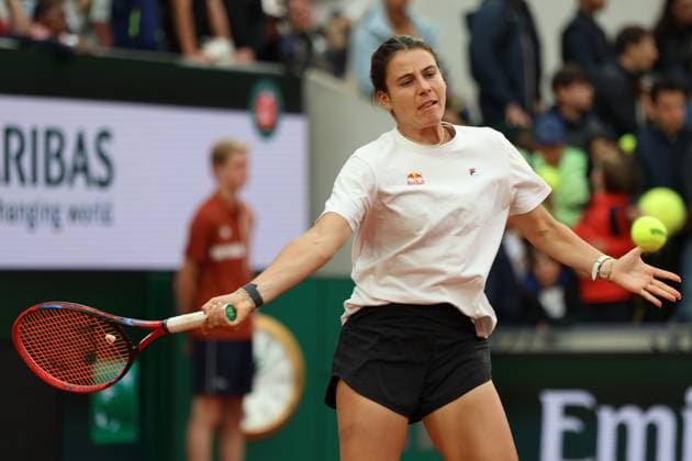 May 24, 2025, Paris, Celestynow, France: EMMA NAVARRO of USA during practice session before French Open 2025 at Roland Garros in Paris. Paris France - ZUMAc278 20250524_zsp_c278_043 Copyright: xMarcinxCholewinskix