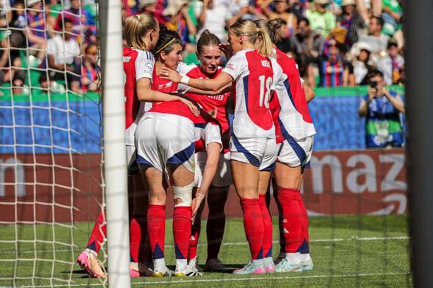 2025-05-24 FC Barcelona, Barca v Arsenal WFC - UEFA Women s Champions League Final LISBON, PORTUGAL - MAY 24: players of Arsenal WFC celebrate the first goal during the UEFA Women s Champions League Final match between FC Barcelona and Arsenal WFC at Estadio Jose Alvalade on May 24, 2025 in Lisbon, Portugal. (Photo by Leiting Gao BSR Agency) Lisbon Portugal Content not available for redistribution in The Netherlands directly or indirectly through any third parties. Copyright: xBSRxAgencyx