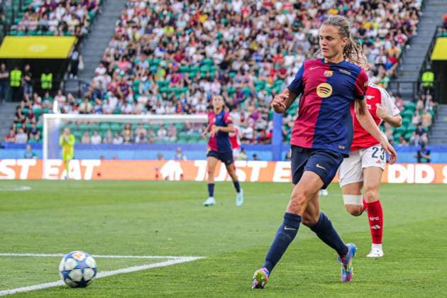 2025-05-24 FC Barcelona, Barca v Arsenal WFC - UEFA Women s Champions League Final LISBON, PORTUGAL - MAY 24: Irene Paredes of FC Barcelona makes a pass during the UEFA Women s Champions League Final match between FC Barcelona and Arsenal WFC at Estadio Jose Alvalade on May 24, 2025 in Lisbon, Portugal. (Photo by Leiting Gao BSR Agency) Lisbon Portugal Content not available for redistribution in The Netherlands directly or indirectly through any third parties. Copyright: xBSRxAgencyx