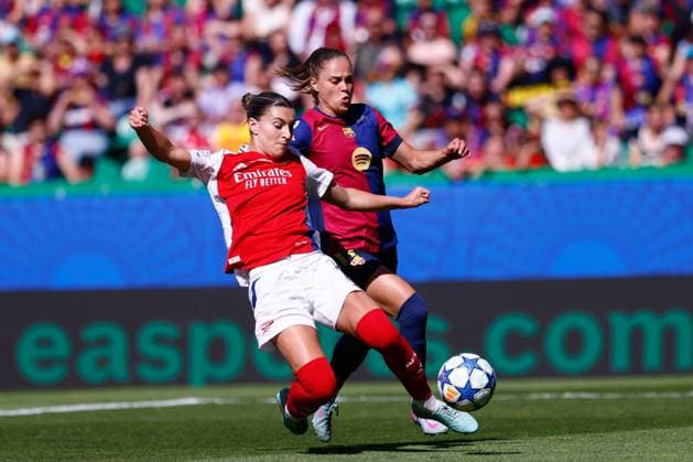 May 24, 2025, Lisbon, Lisbon, Portugal: Steph Catley of Arsenal FC and Ewa Pajor of FC Barcelona, Barca in action during the UEFA Women s Champions League Final 2025 football match played between Arsenal WFC and FC Barcelona at Jose Alvalade Stadium on May 24, 2025, in Lisbon, Portugal. Lisbon Portugal - ZUMAa181 20250524_zaa_a181_107 Copyright: xDennisxAgyemanx