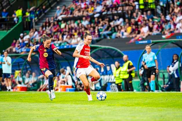 May 24, 2025, Lisbon, Lisbon, Portugal: Caitlin Foord of the team Arsenal in control of the ball in another attack ,during the Women s Champions League Final between Arsenal v Barcelona at Alvalade stadium,may 24, 2025 Lisbon Portugal - ZUMAr200 20250524_zsp_r200_017 Copyright: xNunoxReisinhox
