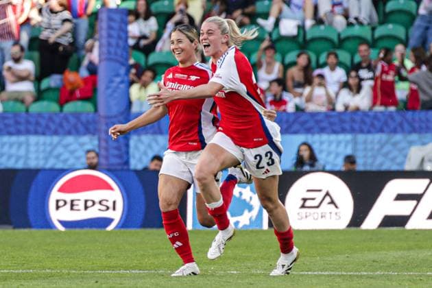 2025-05-24 FC Barcelona, Barca v Arsenal WFC - UEFA Women s Champions League Final LISBON, PORTUGAL - MAY 24: Kyra Cooney-Cross of Arsenal Women FC, Alessia Russo of Arsenal Women FC celebrate winning during the UEFA Women s Champions League Final match between FC Barcelona and Arsenal WFC at Estadio Jose Alvalade on May 24, 2025 in Lisbon, Portugal. (Photo by Leiting Gao BSR Agency) Lisbon Portugal Content not available for redistribution in The Netherlands directly or indirectly through any third parties. Copyright: xBSRxAgencyx