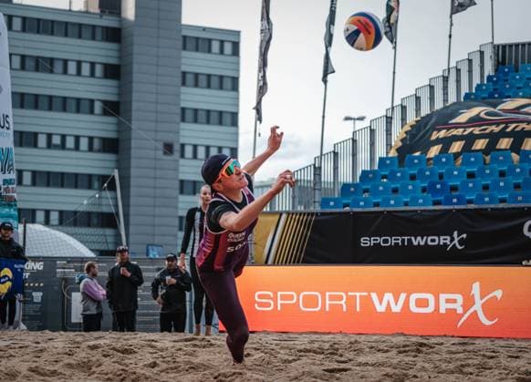 Beach volleyball men King Queen of the Court Hamburg 24 05 2025 Melanie Gernert rushes to the ball Hamburg Active City Arena Hamburg Germany