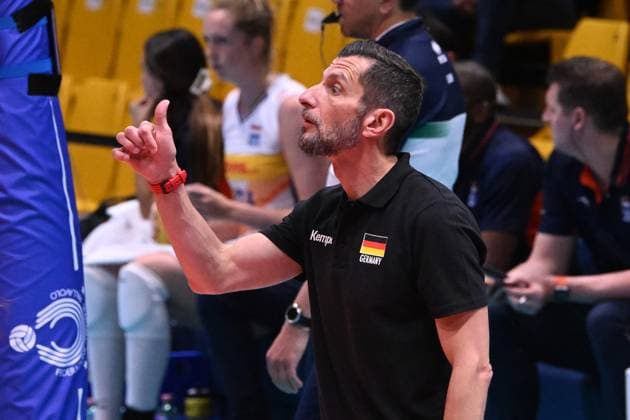 Coach of Germany during the match Germany vs Holland at Pala Panini Modena 24may2025 , AIA AeQuilibrium Cup Women Elite.  Copyright: xDuilioxDellaxLibera IPAxSportx xipa-agency.netx xx IPA_58187961 IPA_Agency_IPA58187961
